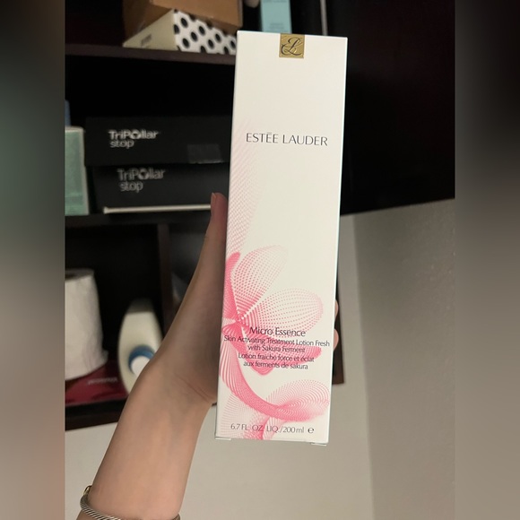 New Estée Lauder 6.7 oz Micro EssenceTreatment Lotion Fresh with Sakura Ferment